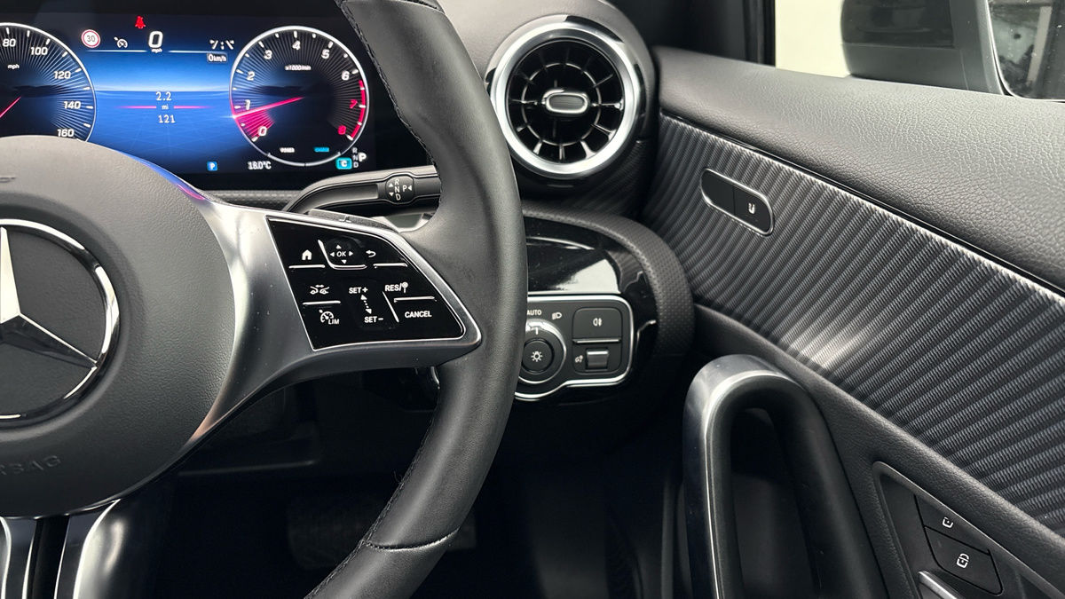 Mercedes-Benz A Class Image 14