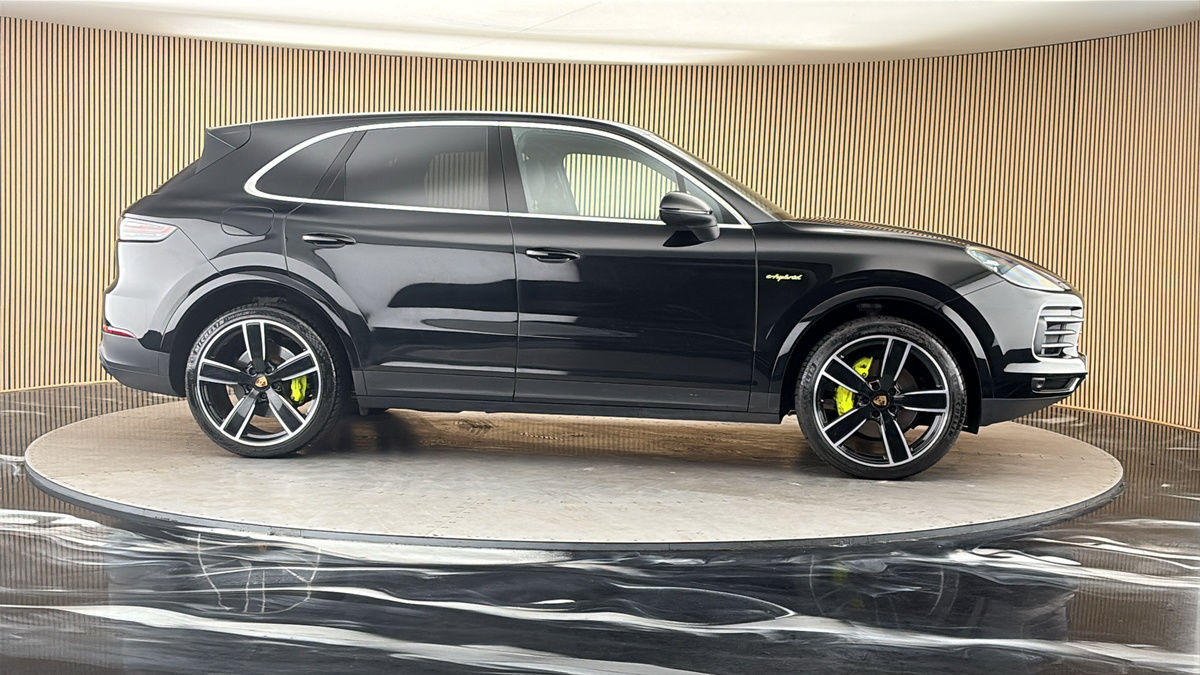 More views of Porsche Cayenne