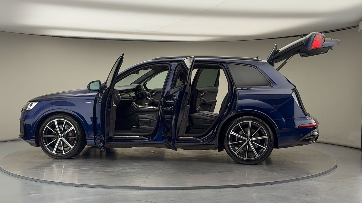 More views of Audi Q7