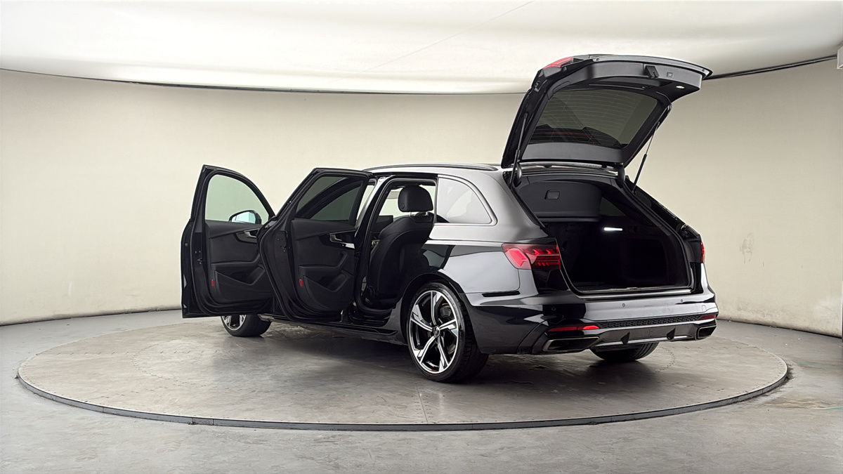 Audi A4 Avant Image 23