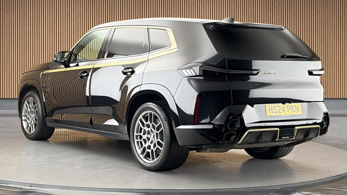 BMW XM Image 2