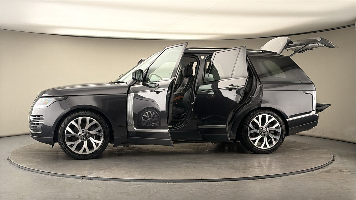 More views of Land Rover Range Rover