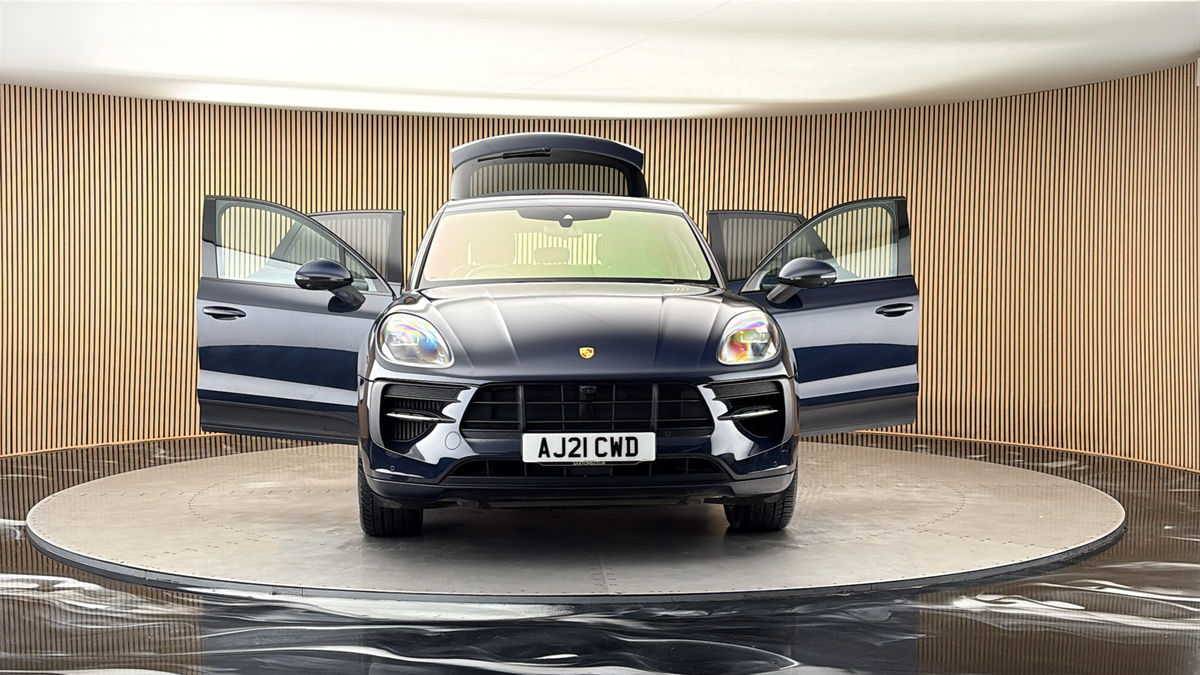 More views of Porsche Macan