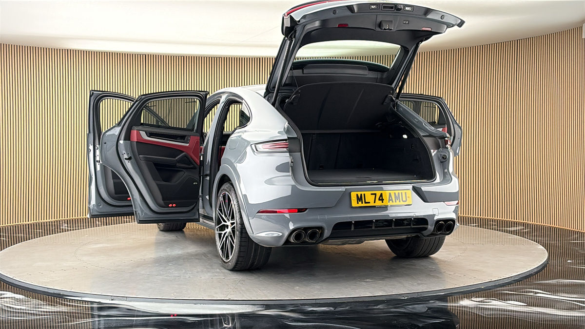 More views of Porsche Cayenne
