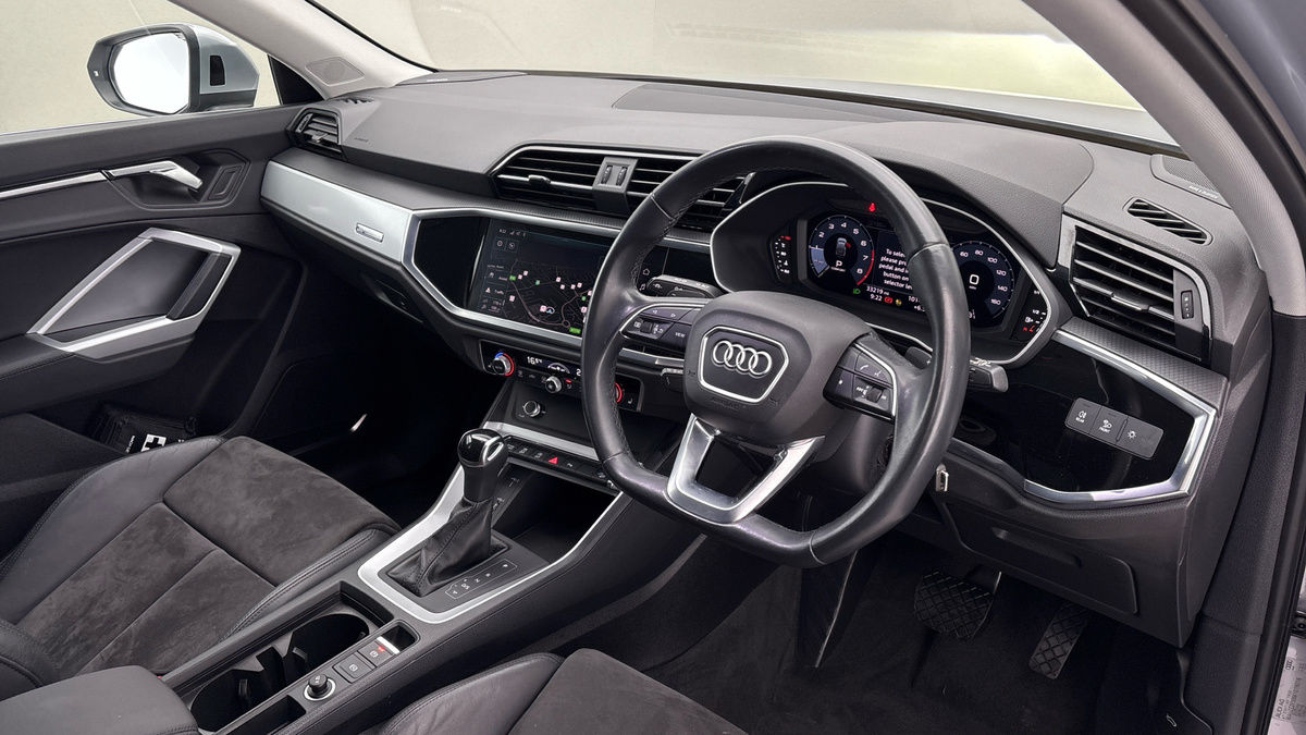 Audi Q3 Image 5