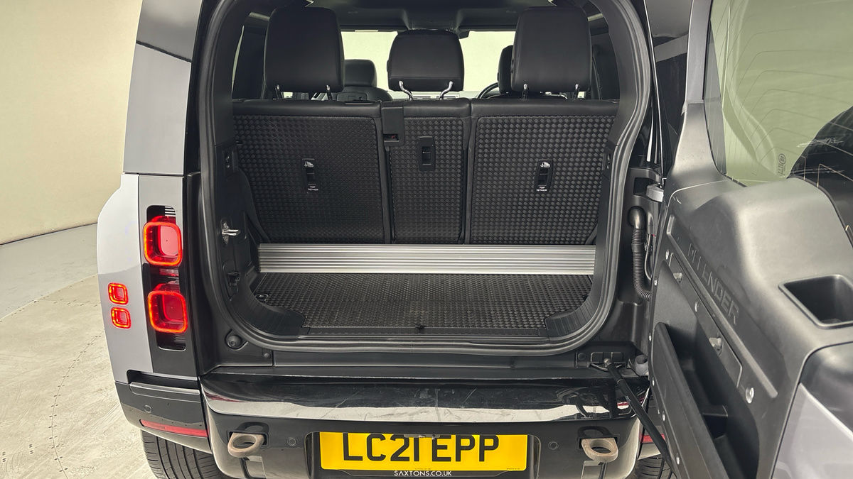 Land Rover Defender 90 Image 11