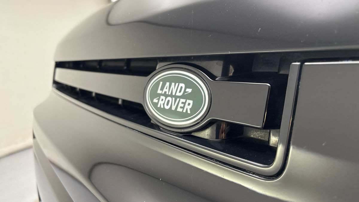 Land Rover Defender 90 Image 24