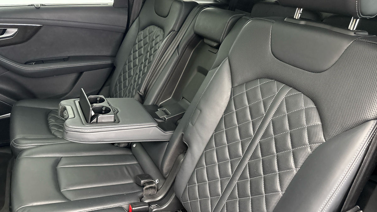 Audi Q7 Image 9