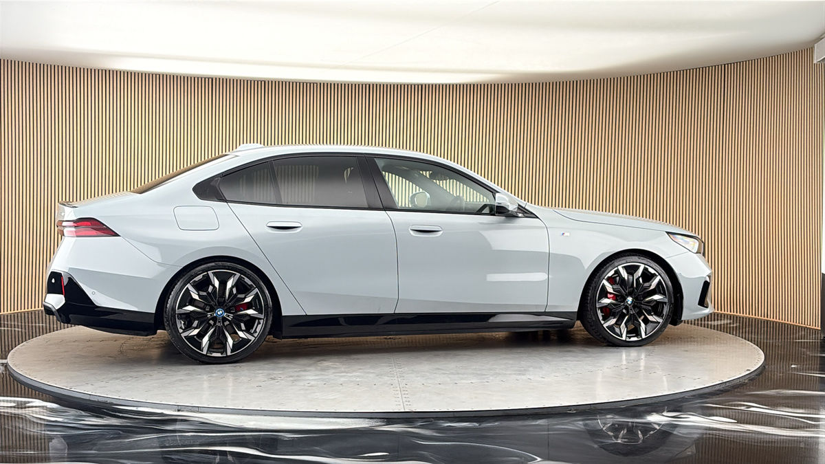More views of BMW i5
