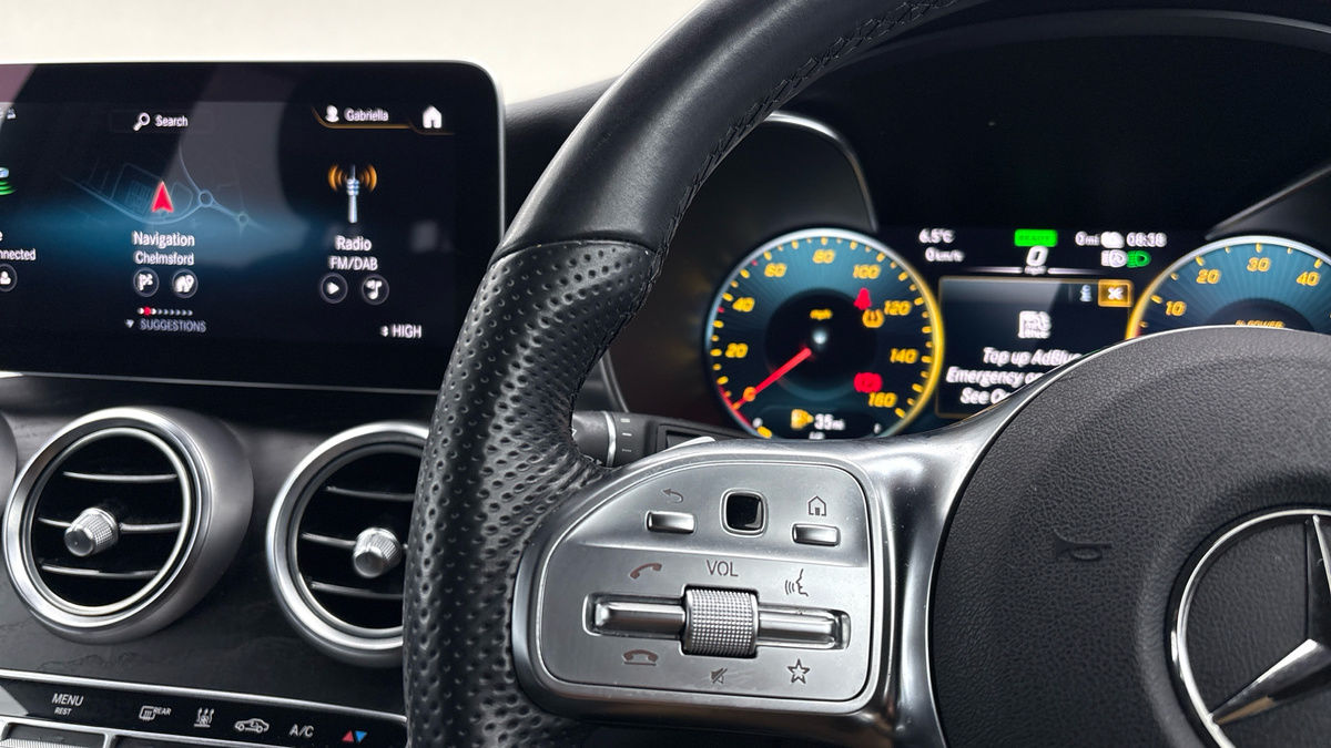 Mercedes-Benz GLC Image 13