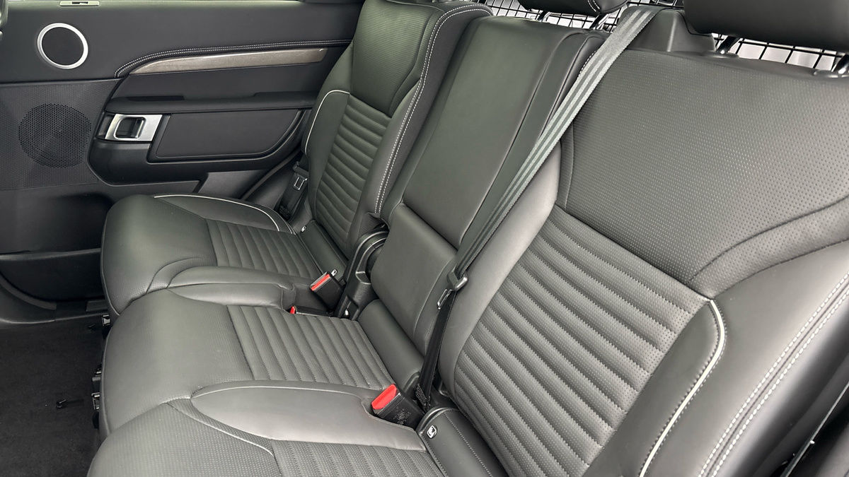 Land Rover Discovery Image 8