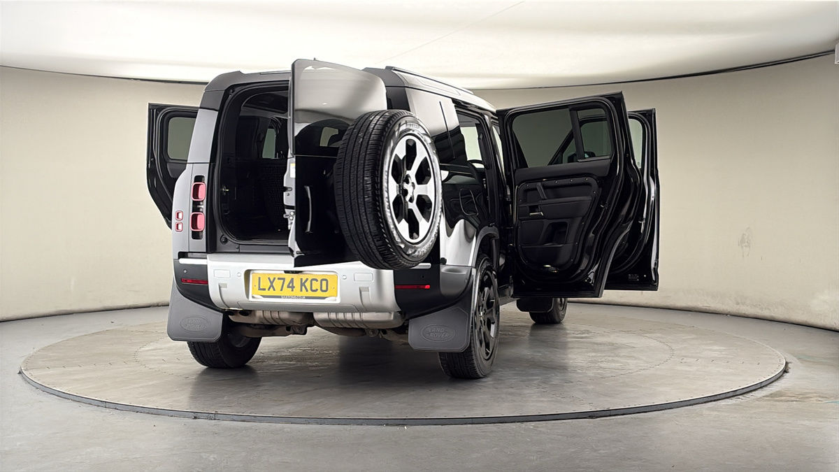More views of Land Rover Defender 110