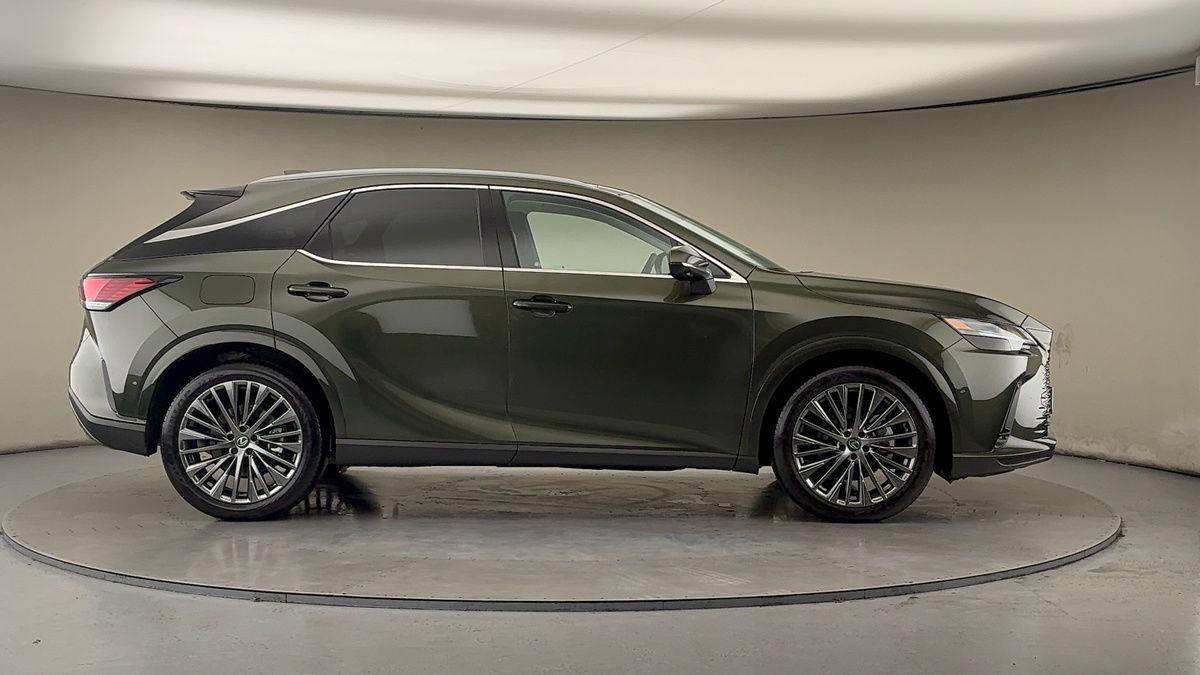 Lexus RX Image 16