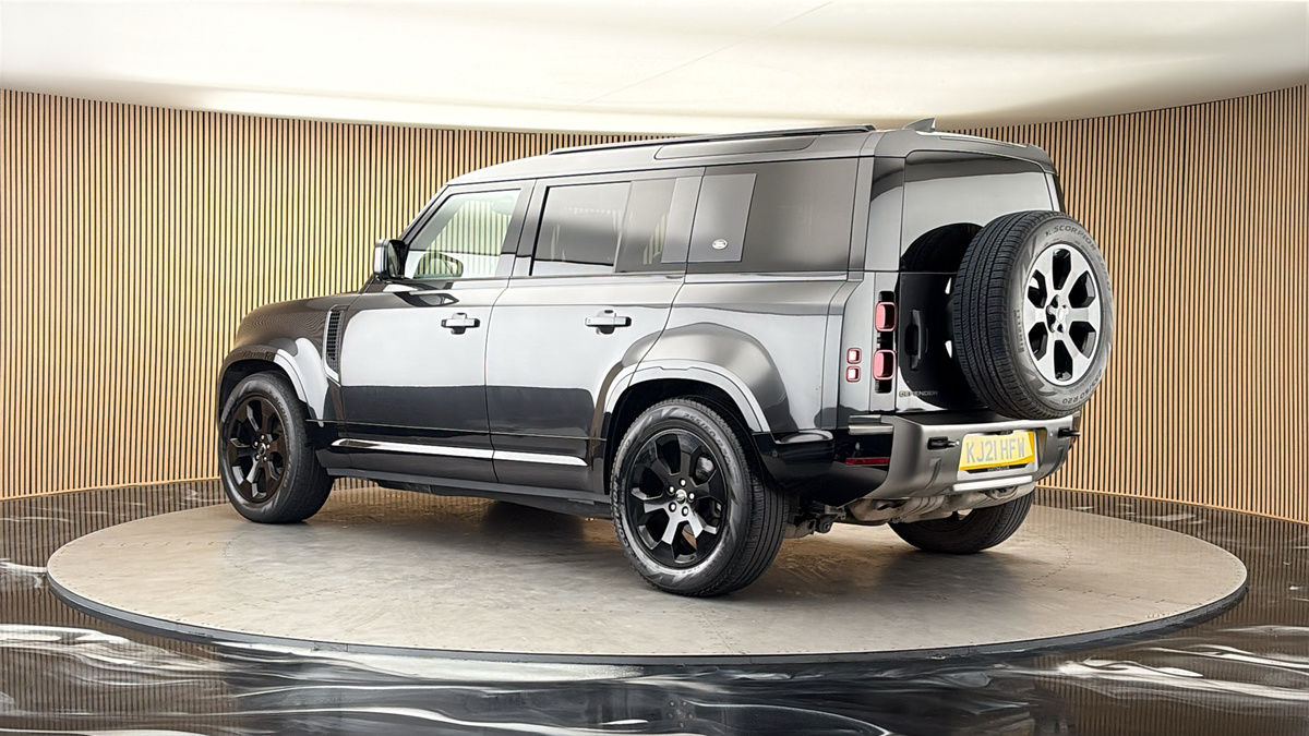 More views of Land Rover Defender 110