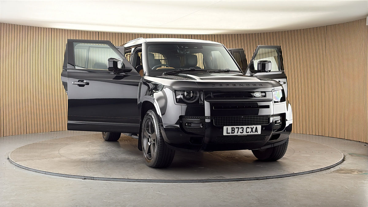 More views of Land Rover Defender 110