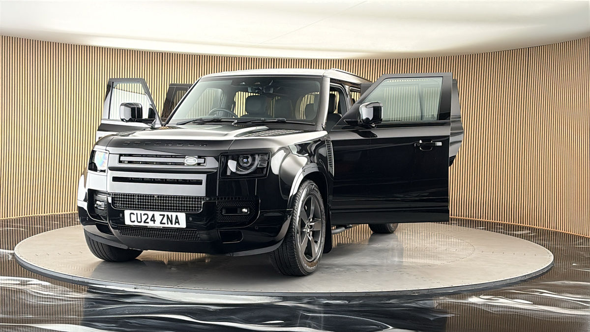 More views of Land Rover Defender 110