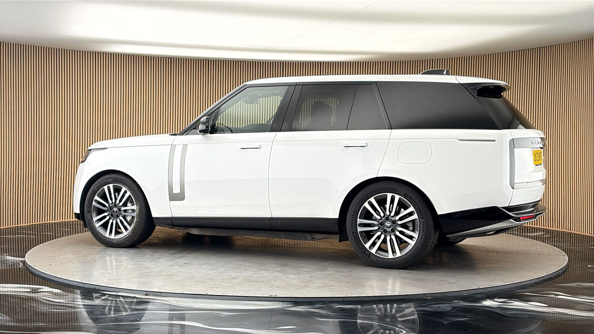 More views of Land Rover Range Rover