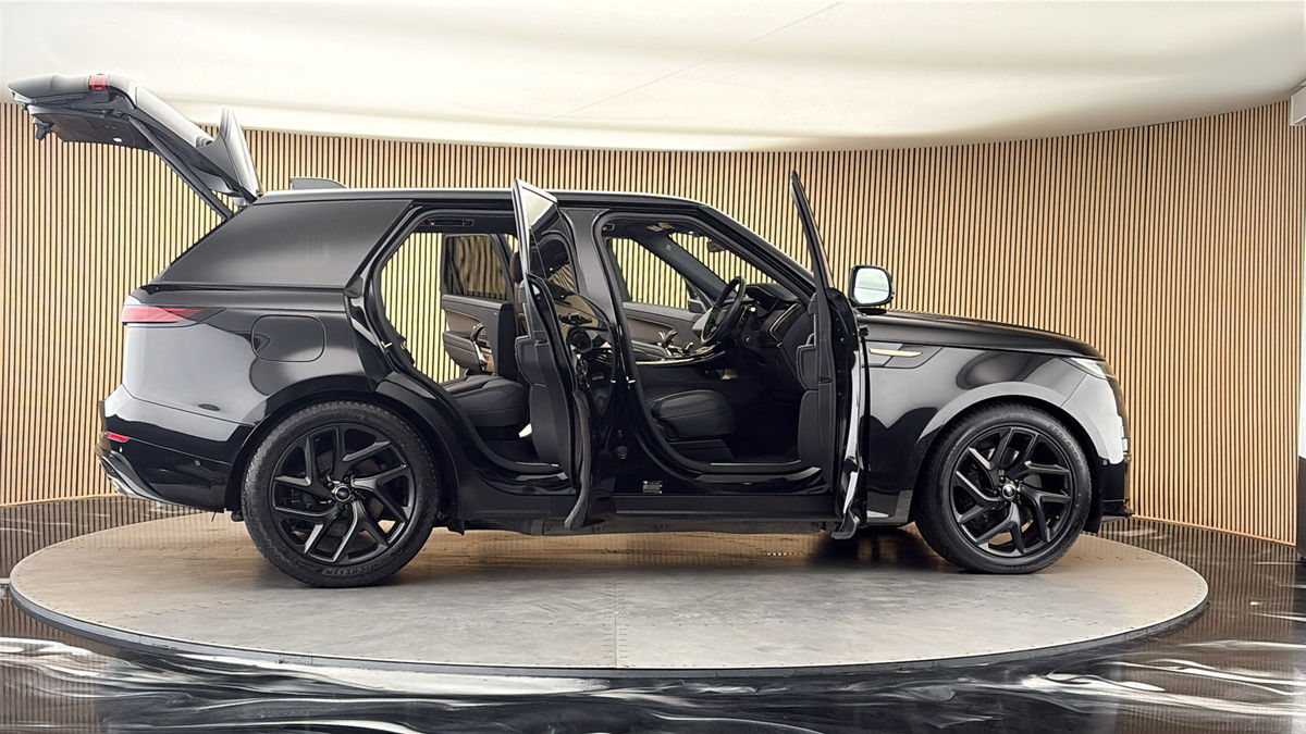 More views of Land Rover Range Rover Sport