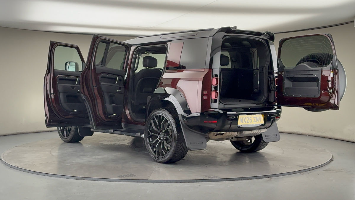 More views of Land Rover Defender 110