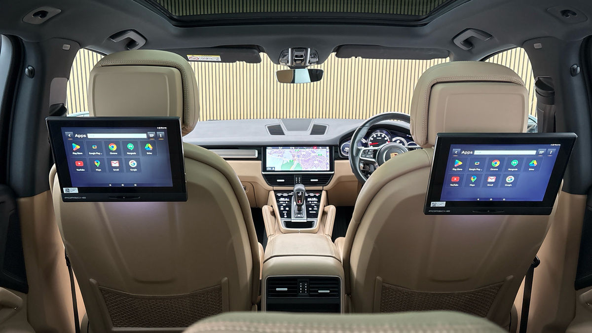 Porsche Cayenne Image 26
