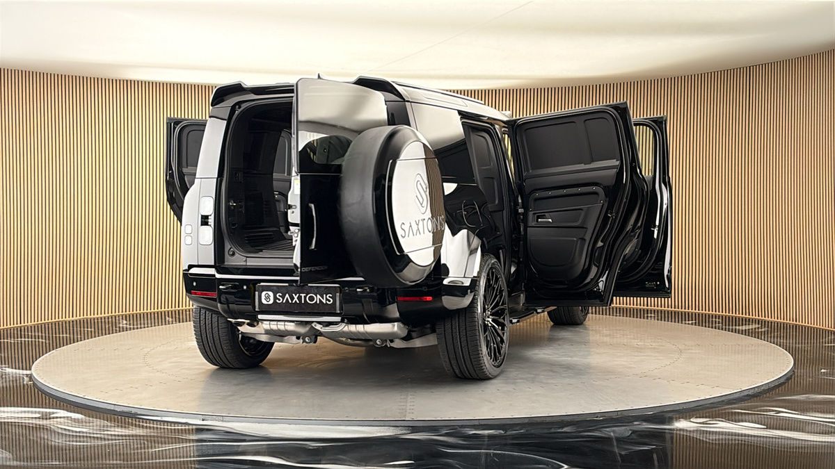 More views of Land Rover Defender 110