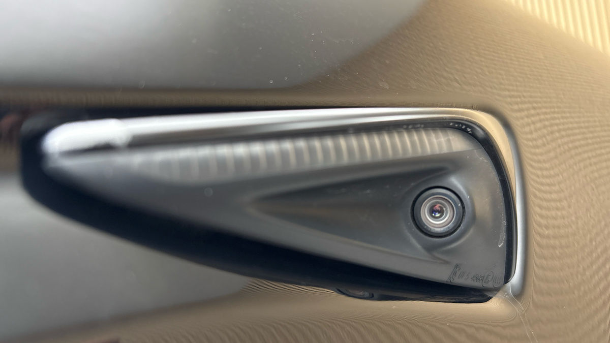 Tesla Model Y Image 27