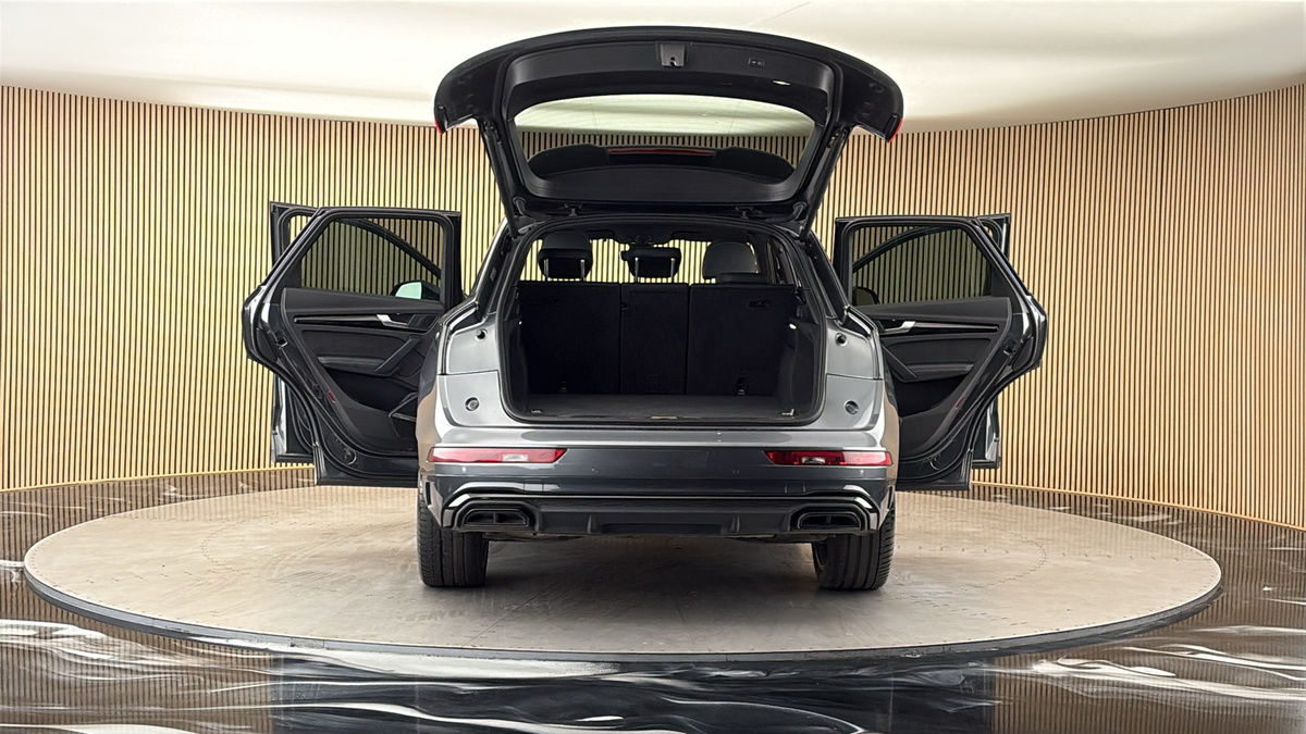 More views of Audi Q5