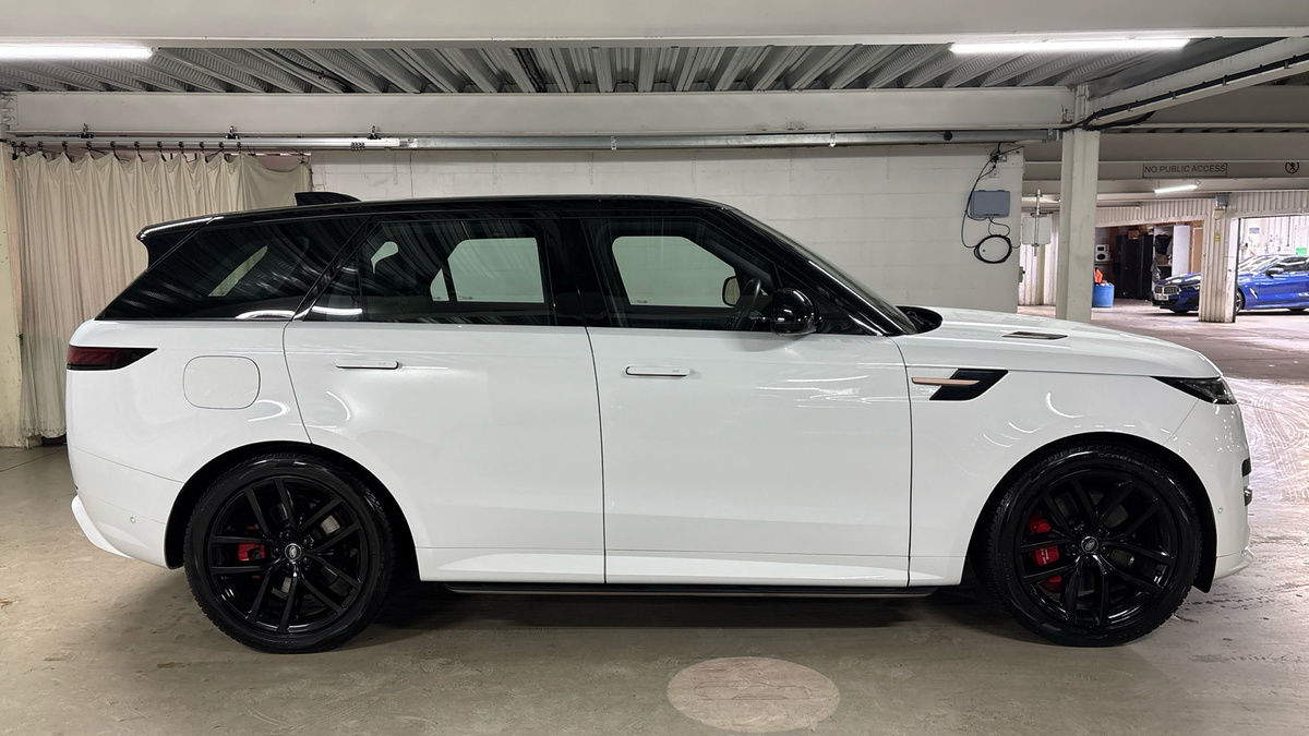 Land Rover Range Rover Sport Image 16