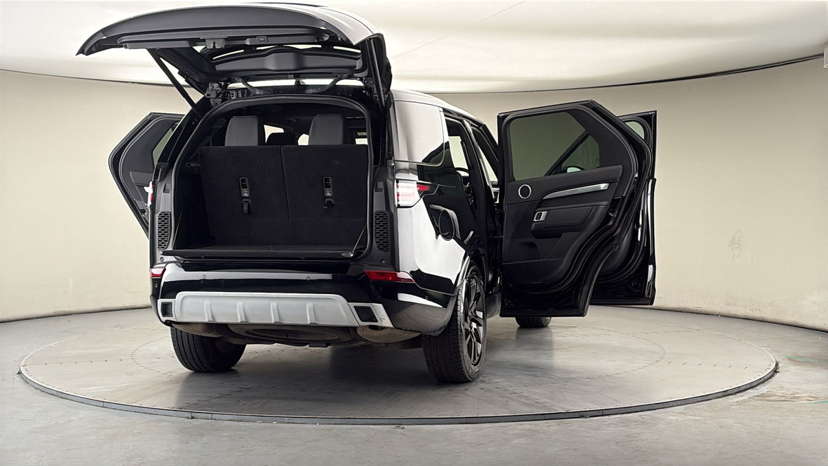 More views of Land Rover Discovery