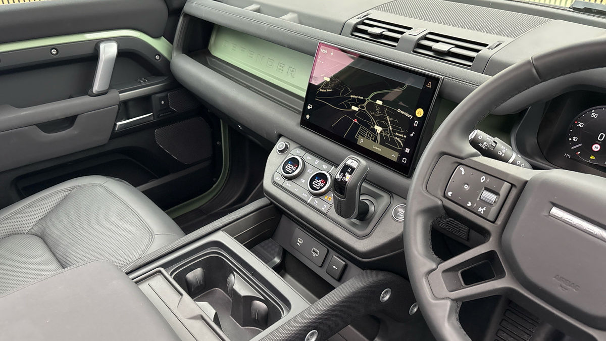 Land Rover Defender 90 Image 18