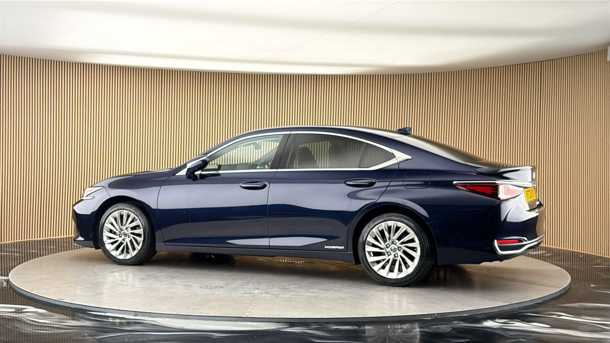 More views of Lexus ES