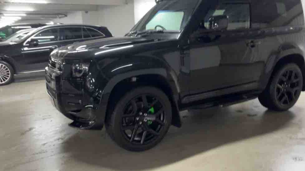 More views of Land Rover Defender 90