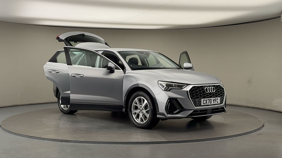 More views of Audi Q3