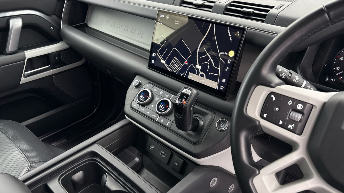 Land Rover Defender 90 Image 18