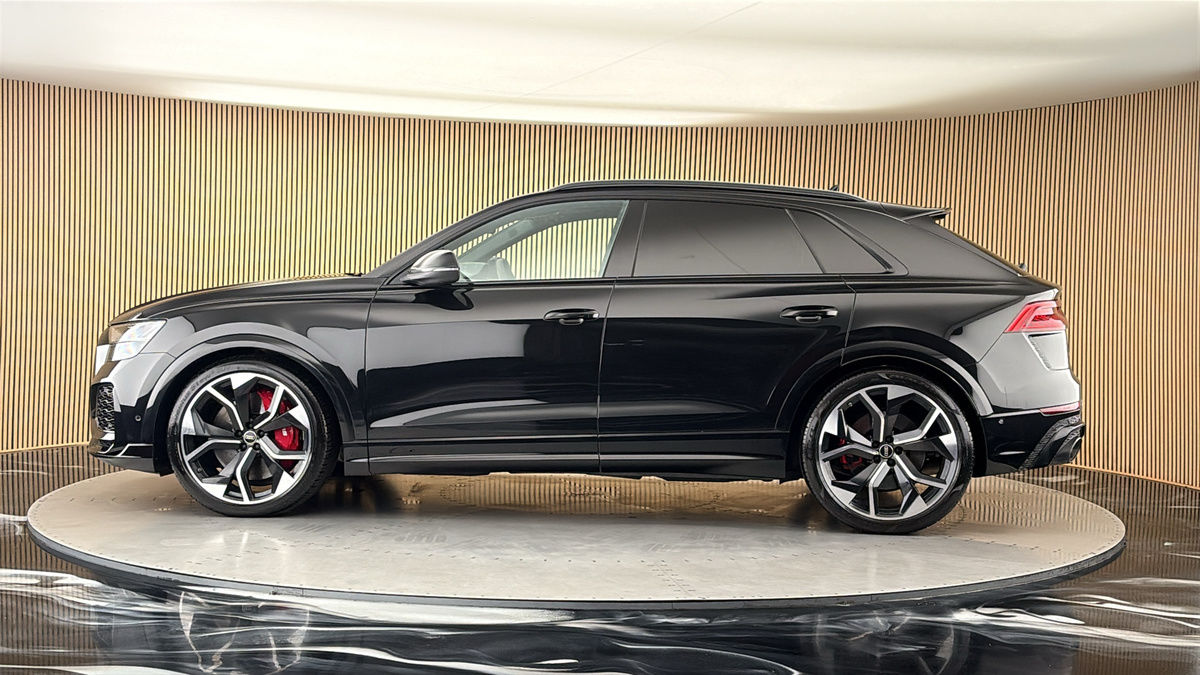 More views of Audi RSQ8