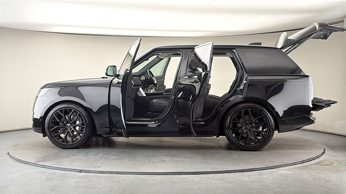 More views of Land Rover Range Rover