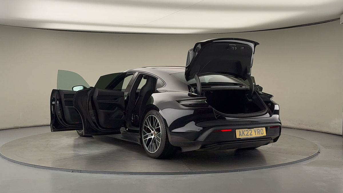 Porsche Taycan Image 23