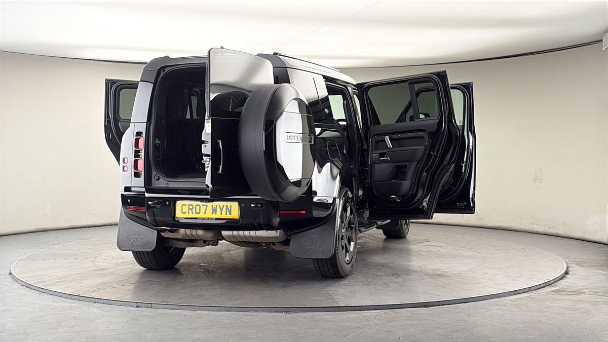 More views of Land Rover Defender 110