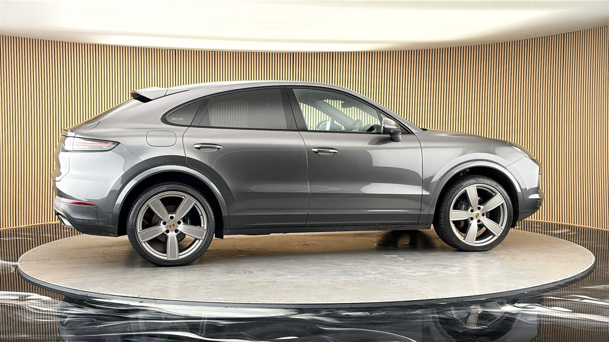 More views of Porsche Cayenne