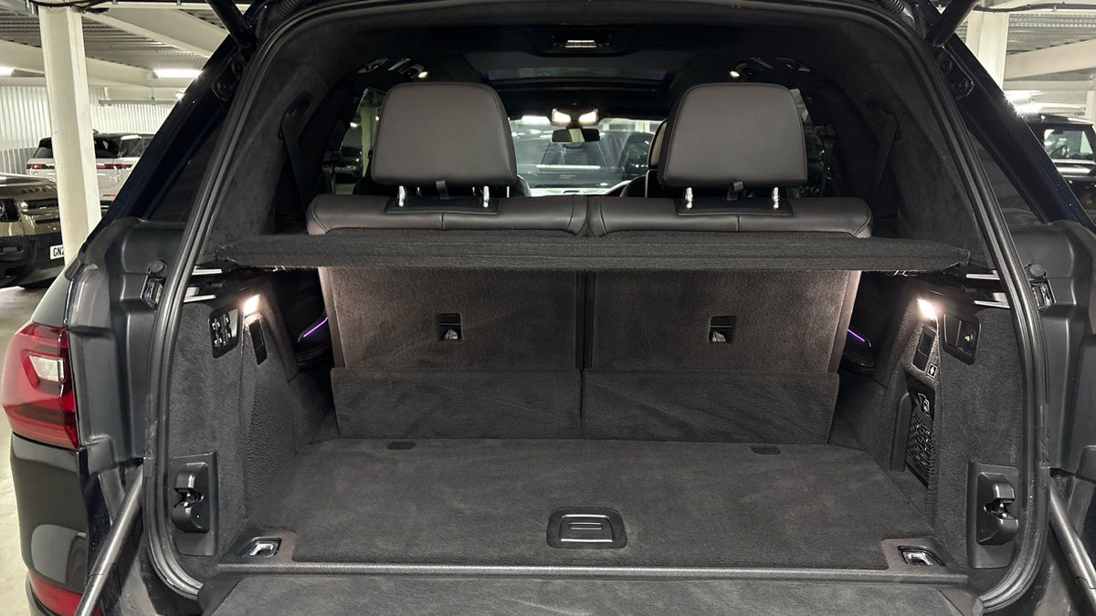 BMW X7 Image 11