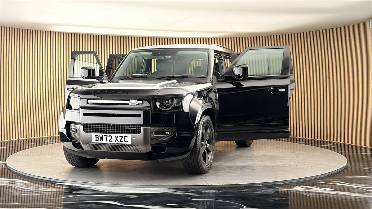More views of Land Rover Defender 110