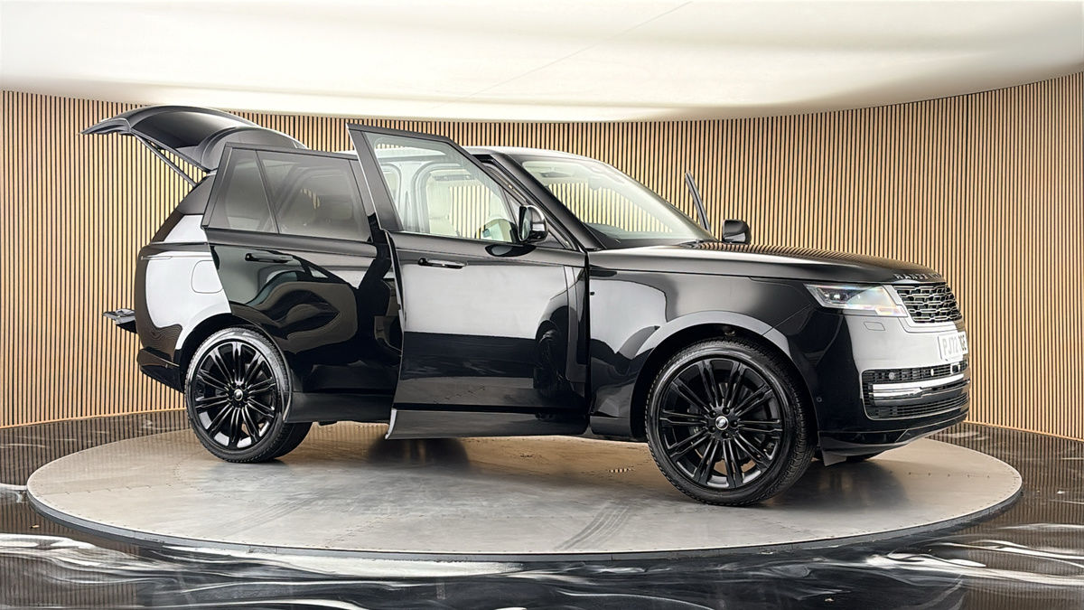 More views of Land Rover Range Rover