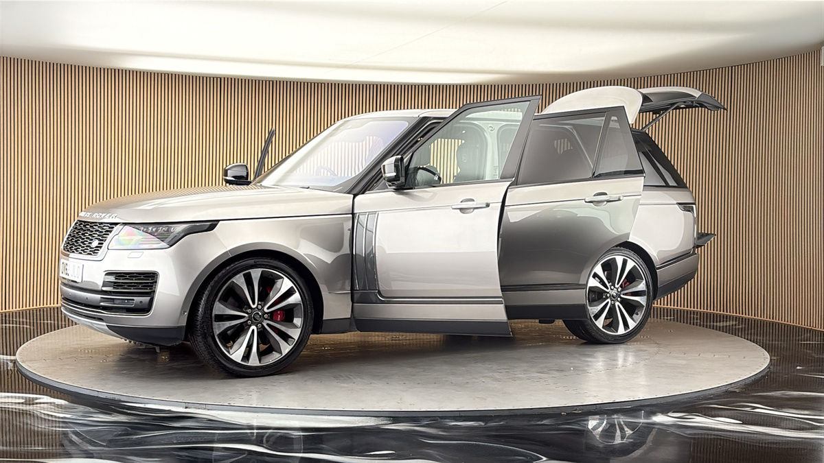 More views of Land Rover Range Rover