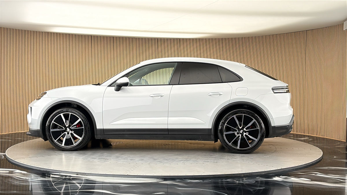 More views of Porsche Macan