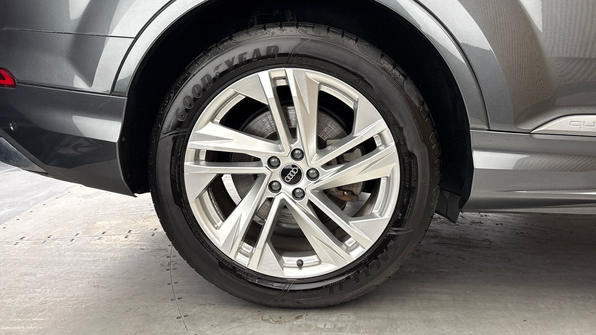 Audi Q7 Image 10