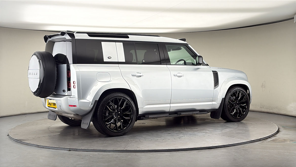 More views of Land Rover Defender 110