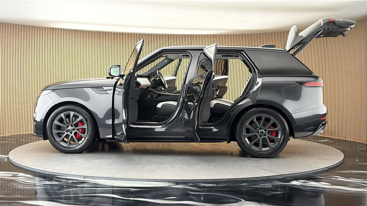 More views of Land Rover Range Rover Sport