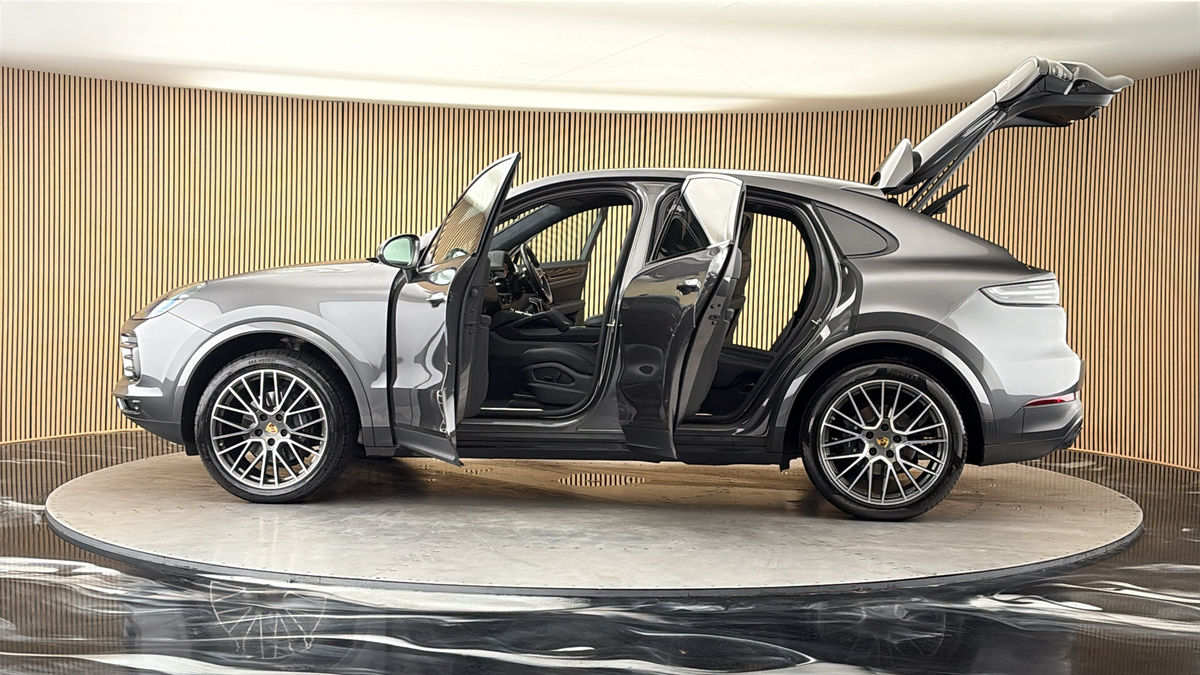 More views of Porsche Cayenne