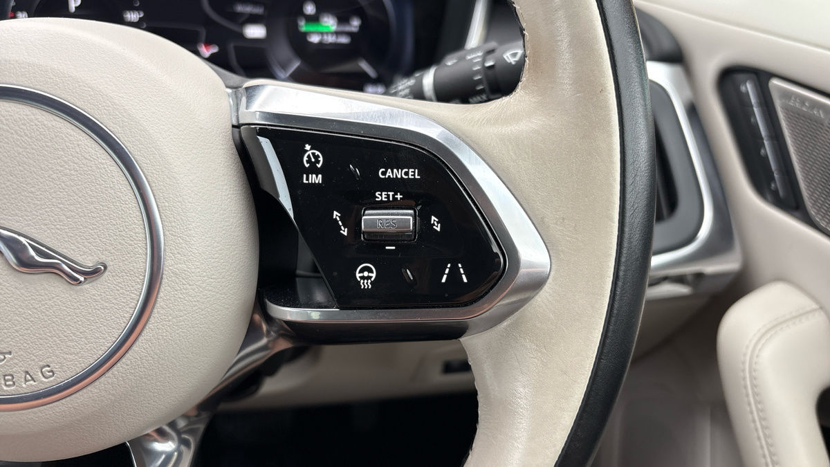 Jaguar I-PACE Image 14