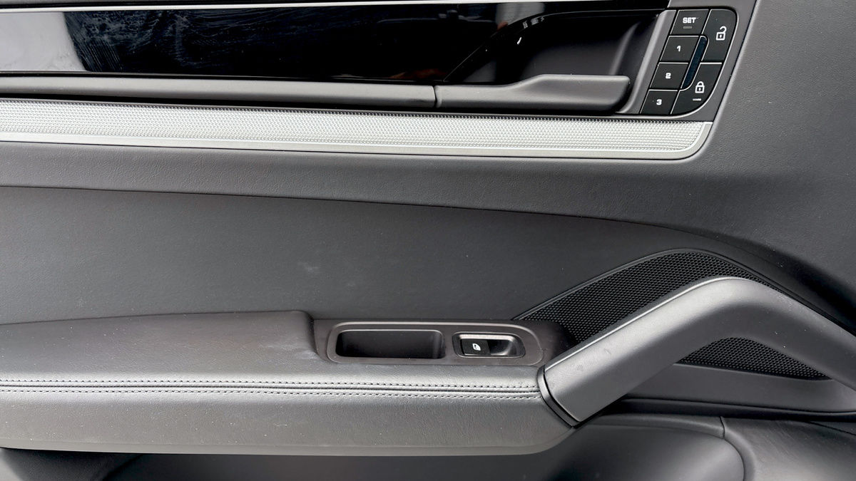 Porsche Cayenne Image 19